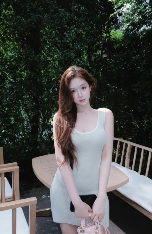 大胸外围女