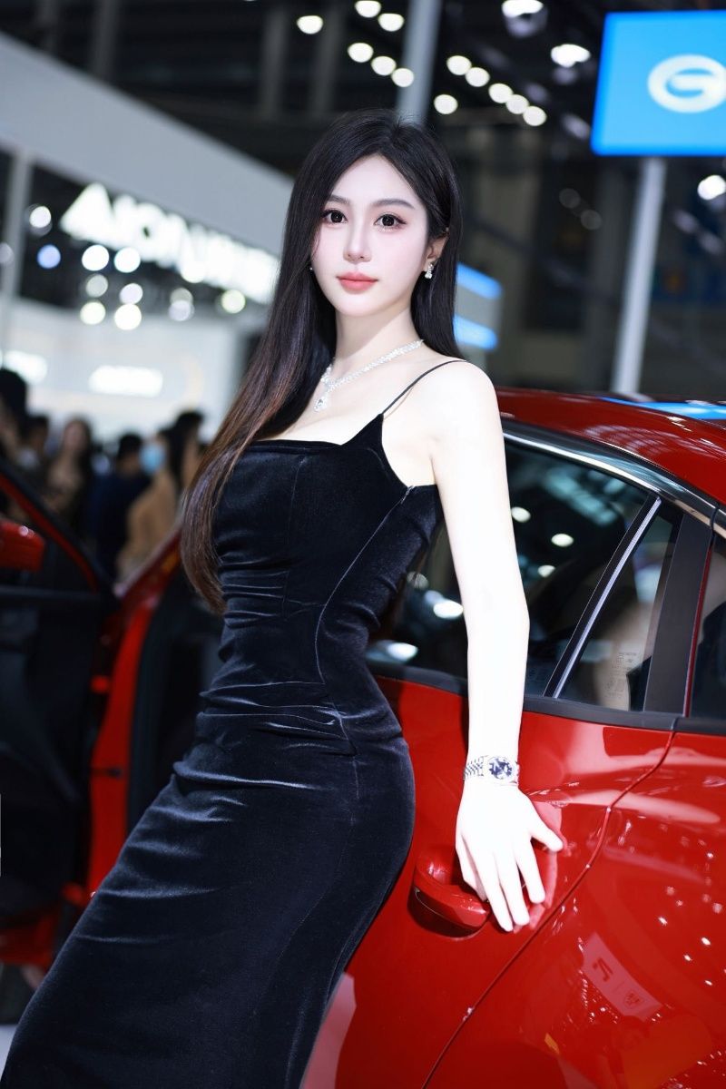 外围女车模