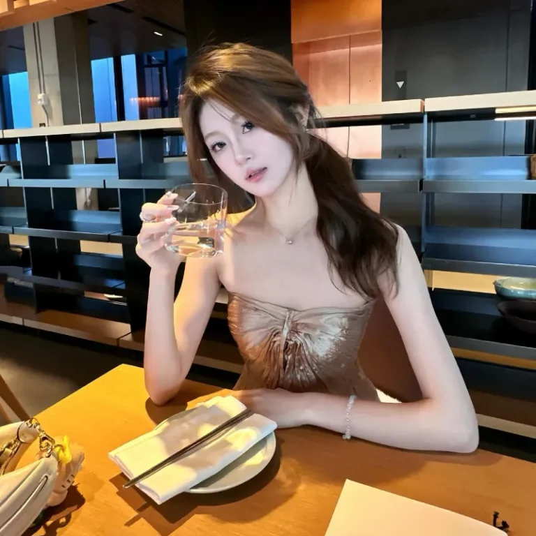 靓丽女妃